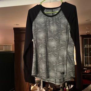 !!SOLD!! The North Face longsleeve top